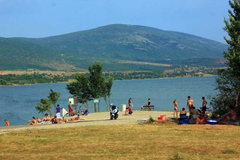 Kuca Za Odmor Varos Villa Vrlika Exterior photo